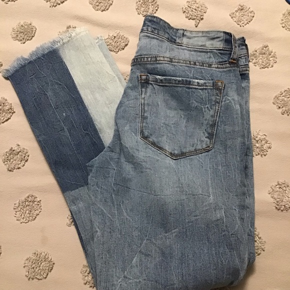 Aeropostale Ankle Straight Jeans. Distressed,Frayed Hem, Color Blocking. Sz 2 - Picture 10 of 11